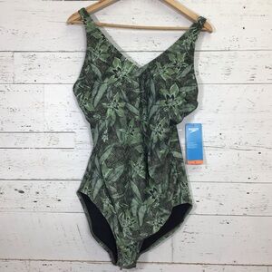 Speedo Swimsuit NWT Women’s Size 16 Green Tropical UPF 50+ Bust Support